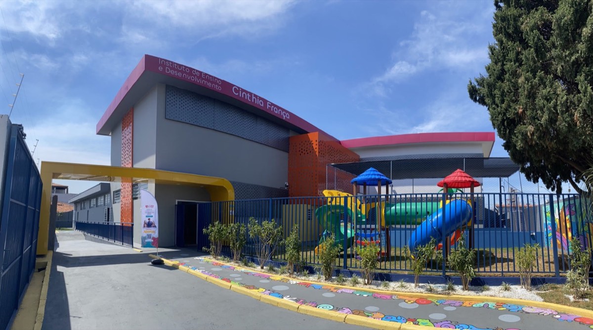 Fachada Instituto Cinthia França — Ensino Fundamental